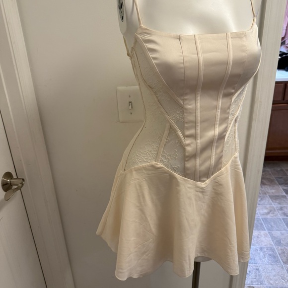 Oh Polly Lace Handkerchief Hem Mini Dress in Ivory - Picture 7 of 15